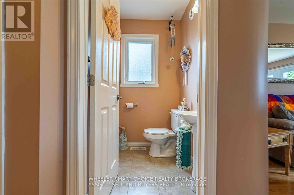 95 Mckenzie Street, Cornwall, Ontario  K6J 2G9 - Photo 12 - X12440452