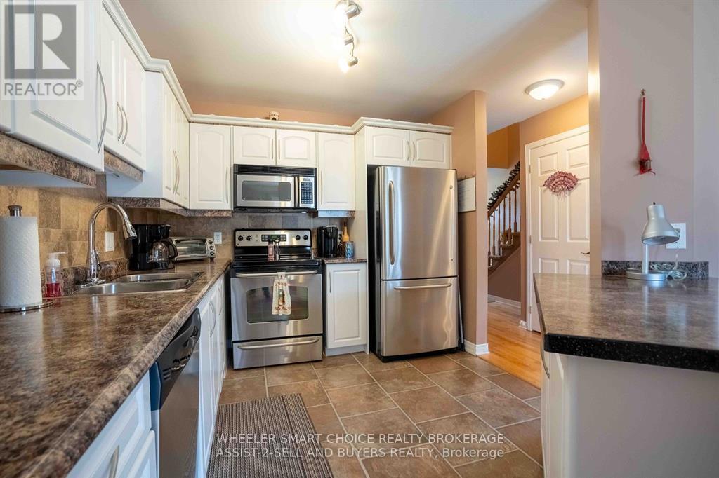 95 Mckenzie Street, Cornwall, Ontario  K6J 2G9 - Photo 3 - X12440452