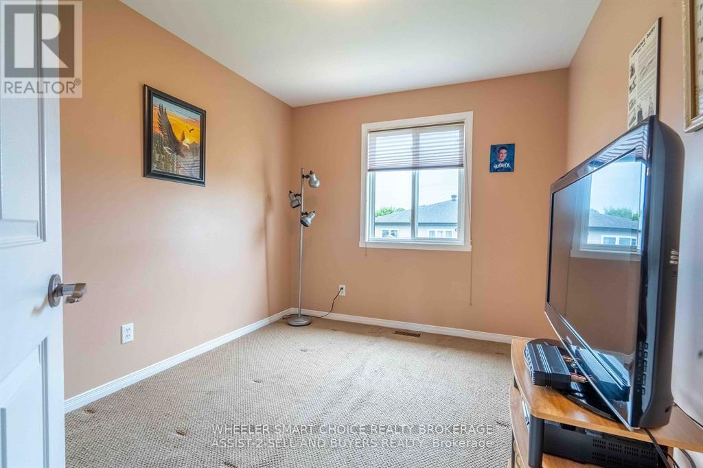 95 Mckenzie Street, Cornwall, Ontario  K6J 2G9 - Photo 31 - X12440452