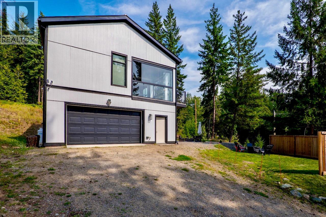 2731 Fairview Road, Anglemont, British Columbia  V0E 1M8 - Photo 25 - 10360837