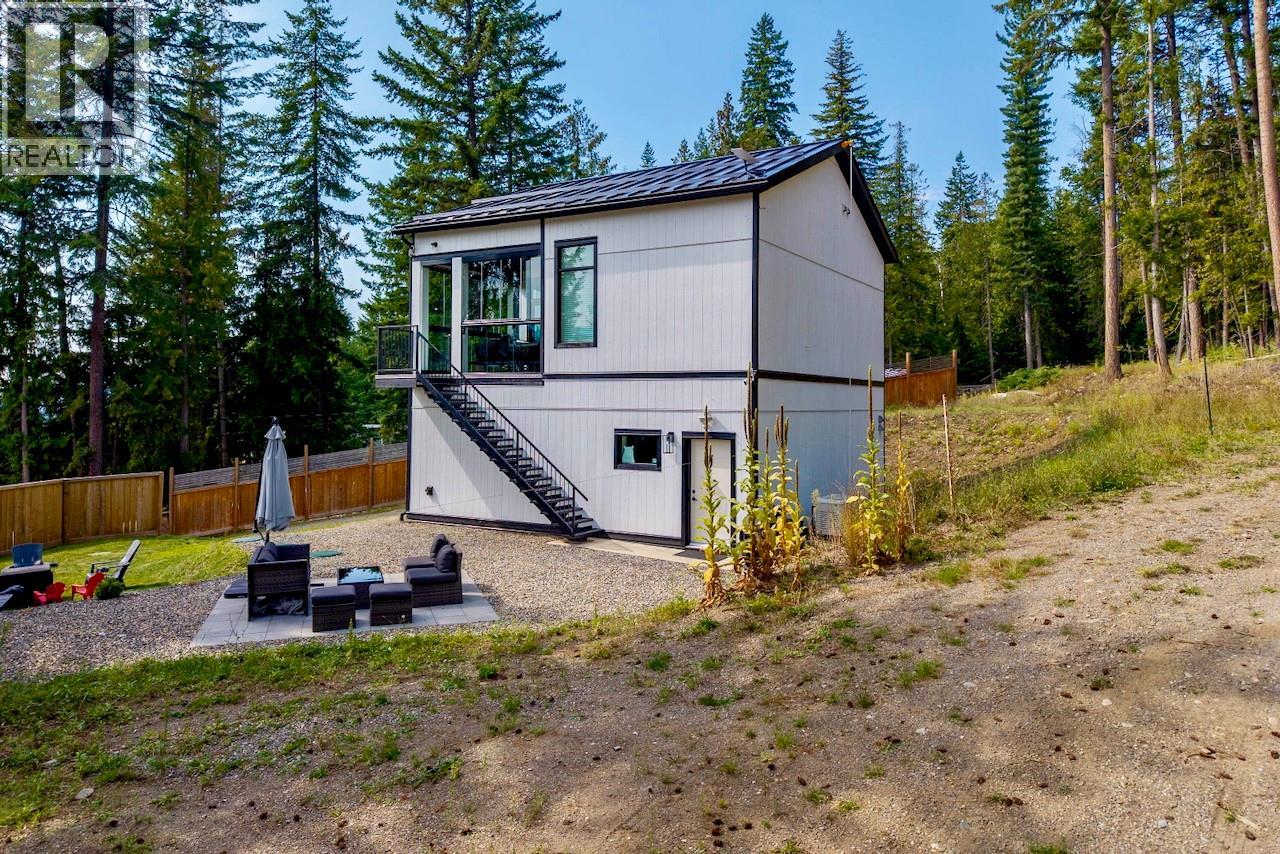 2731 Fairview Road, Anglemont, British Columbia  V0E 1M8 - Photo 26 - 10360837