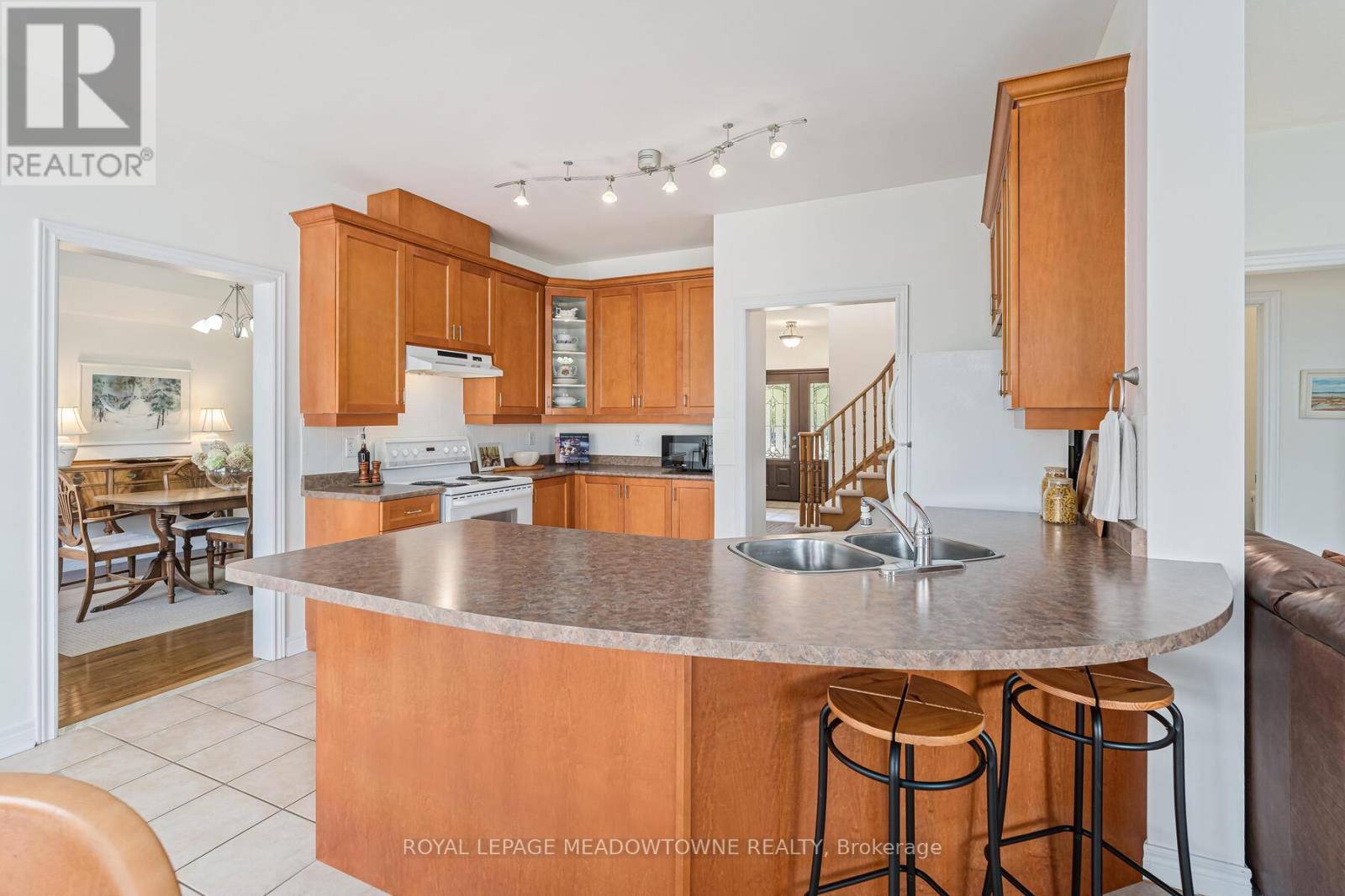14 Berton Boulevard, Halton Hills, Ontario  L7G 6A5 - Photo 14 - W12440331