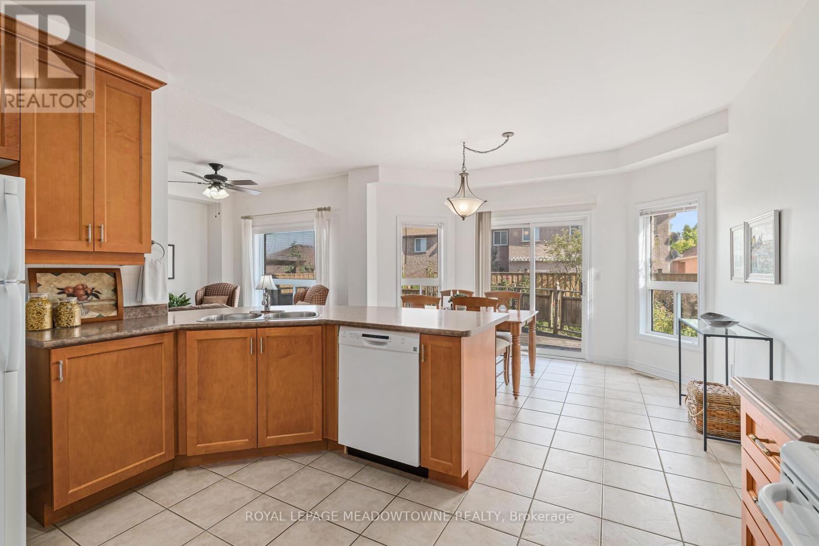 14 Berton Boulevard, Halton Hills, Ontario  L7G 6A5 - Photo 16 - W12440331