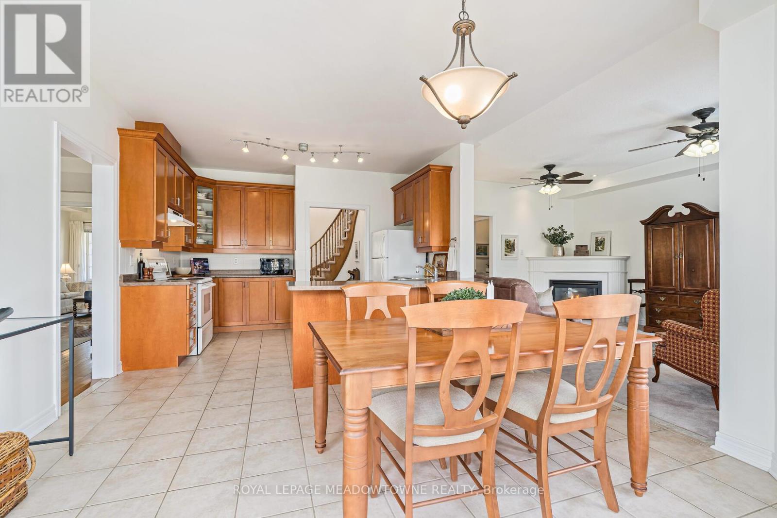 14 Berton Boulevard, Halton Hills, Ontario  L7G 6A5 - Photo 19 - W12440331