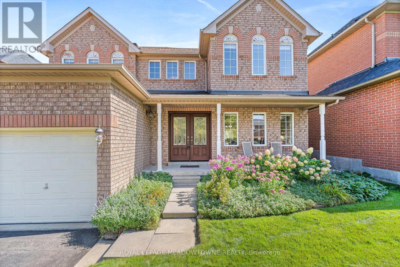 14 Berton Boulevard, Halton Hills, Ontario  L7G 6A5 - Photo 3 - W12440331