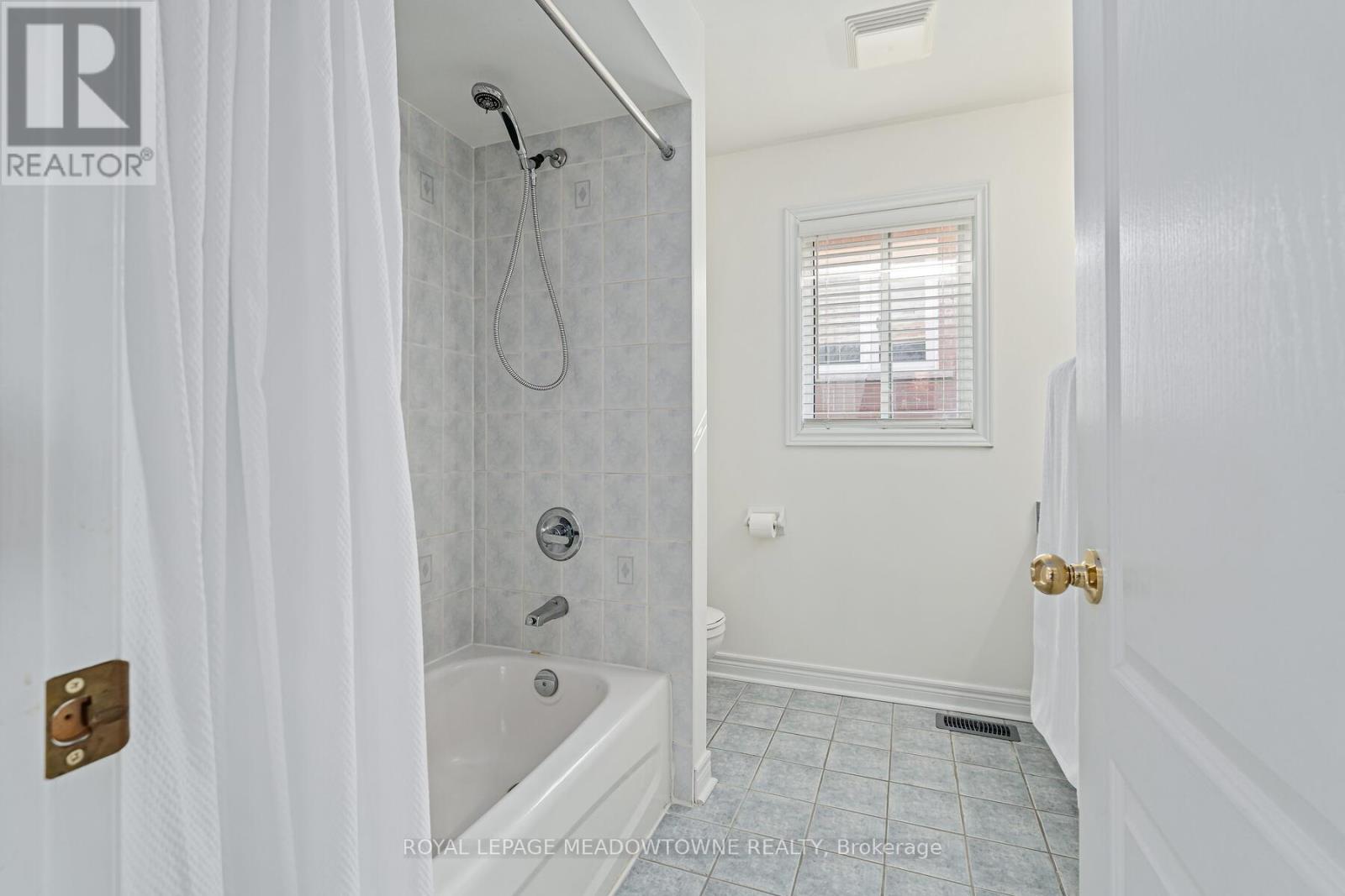 14 Berton Boulevard, Halton Hills, Ontario  L7G 6A5 - Photo 32 - W12440331
