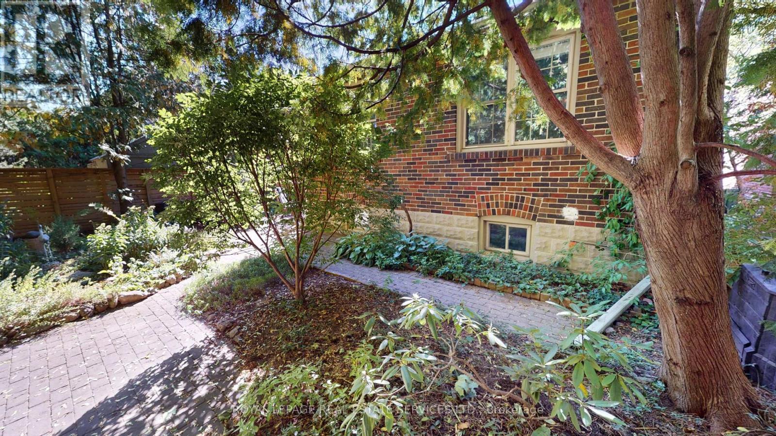 57 Elsfield Road, Toronto, Ontario  M8Y 3R6 - Photo 18 - W12440341