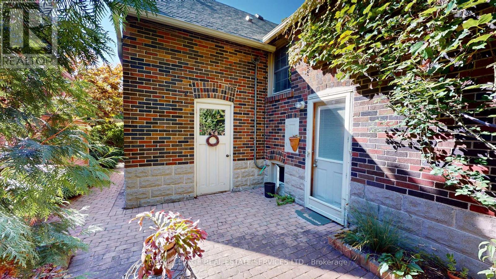 57 Elsfield Road, Toronto, Ontario  M8Y 3R6 - Photo 22 - W12440341