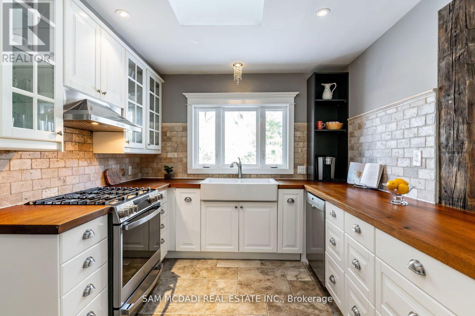 327 Shoreview Road, Burlington, Ontario  L7T 2N3 - Photo 18 - W12440347