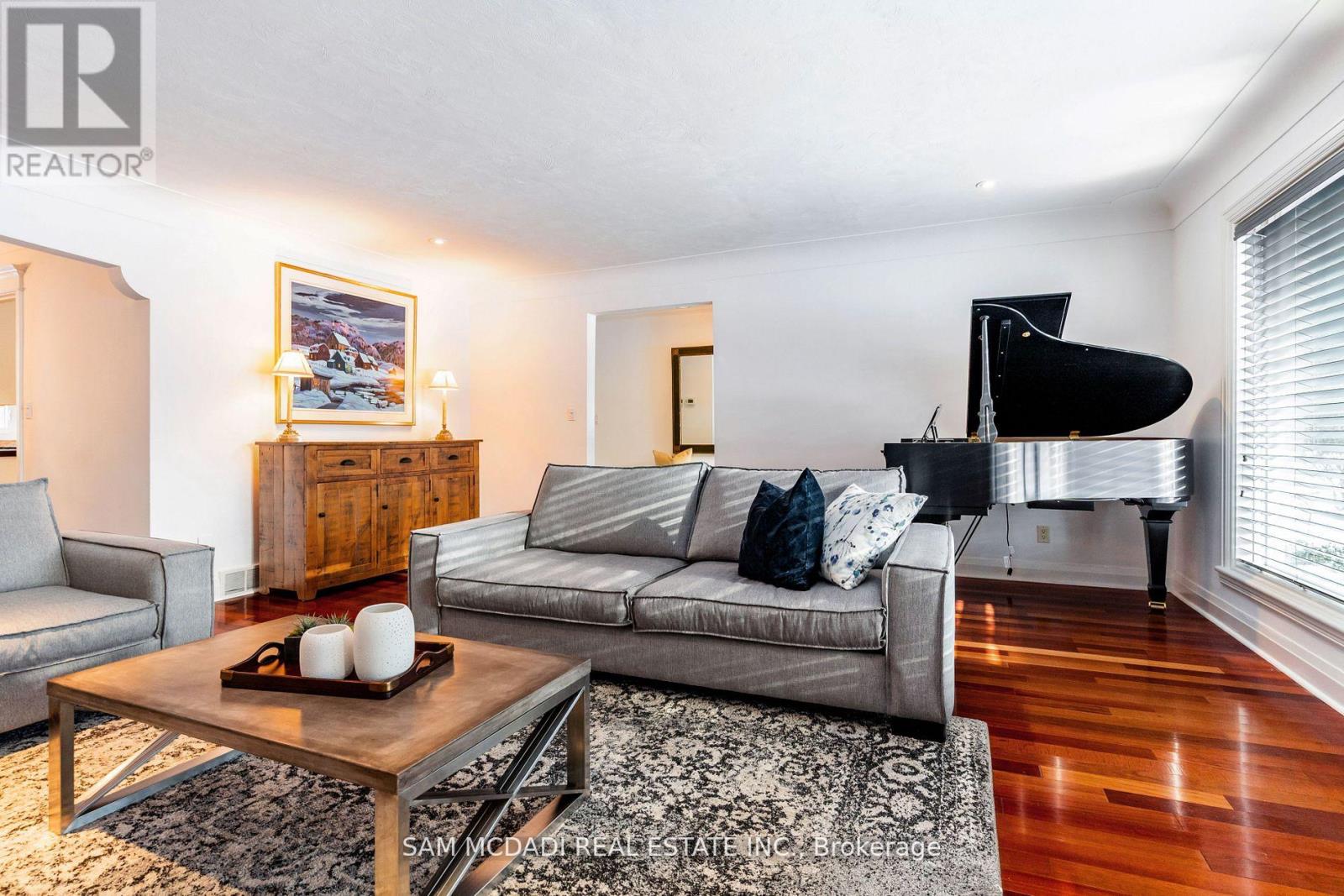 327 Shoreview Road, Burlington, Ontario  L7T 2N3 - Photo 8 - W12440347