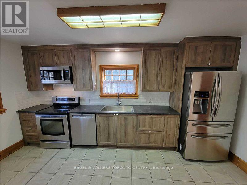 1327 Mineola Gardens, Mississauga, Ontario  L5G 3Y5 - Photo 2 - W12440369
