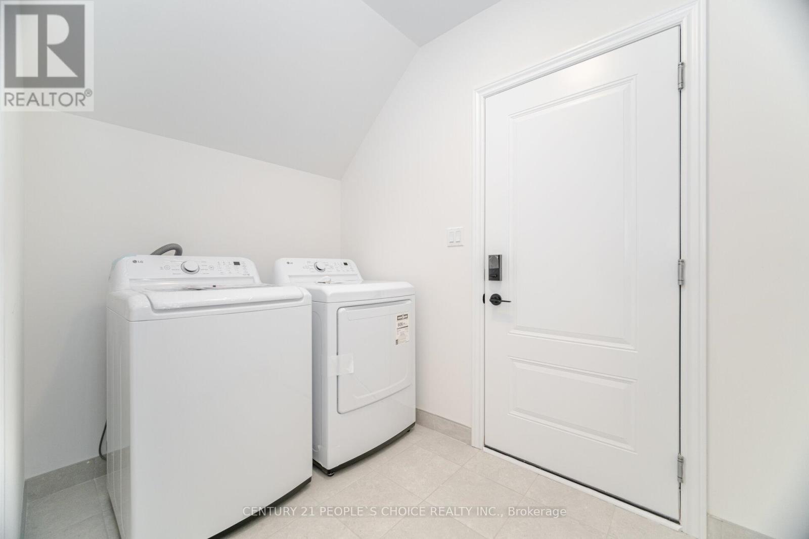 1302 Muller Lane, Oakville, Ontario  L6H 7Z2 - Photo 39 - W12440371