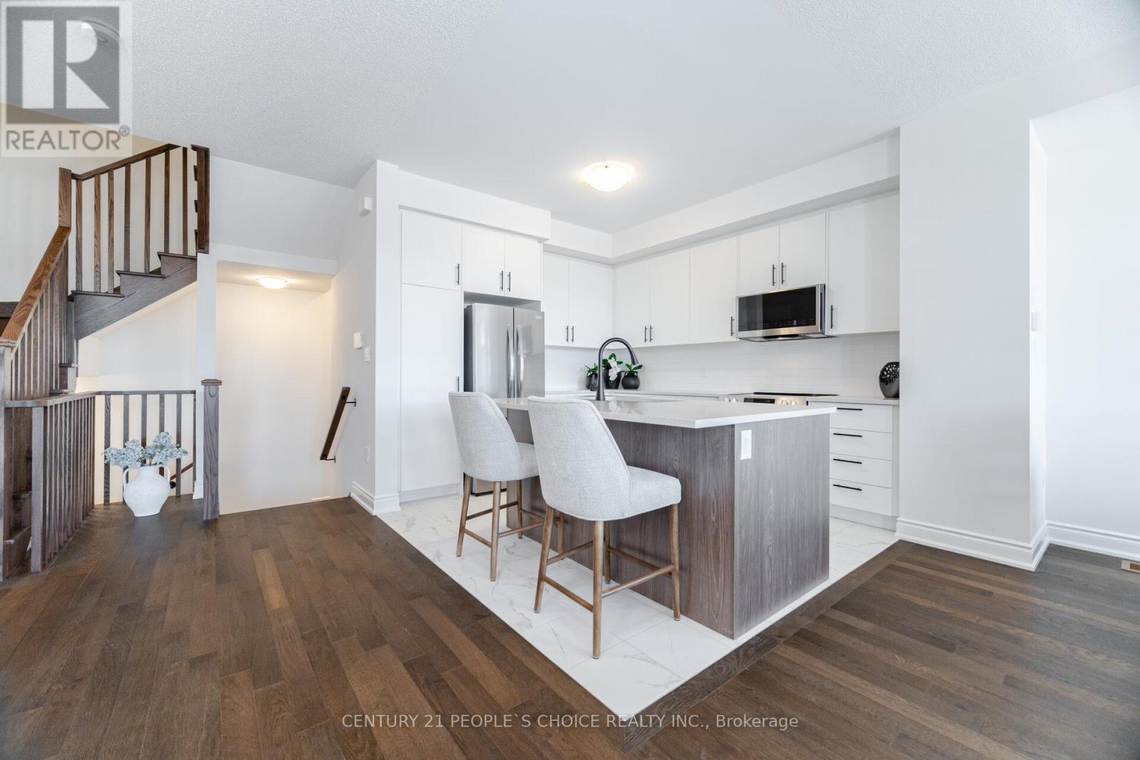 1302 Muller Lane, Oakville, Ontario  L6H 7Z2 - Photo 7 - W12440371
