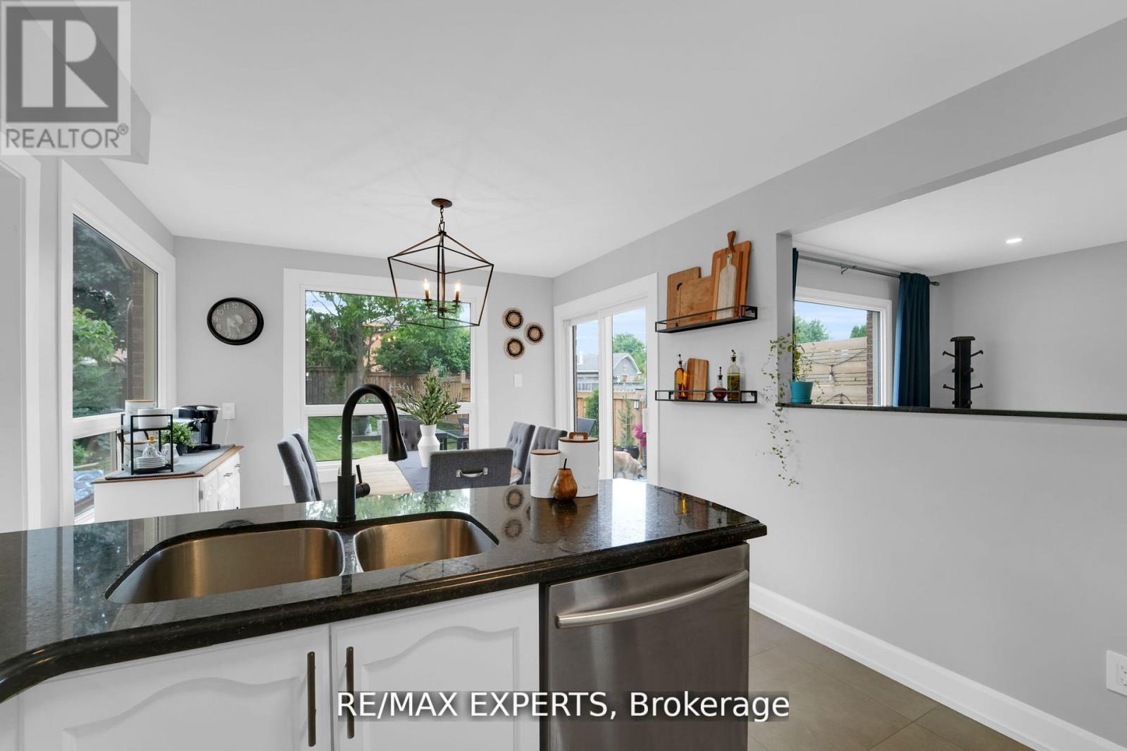 67 De Rose Avenue, Caledon, Ontario  L7E 1A9 - Photo 8 - W12440372