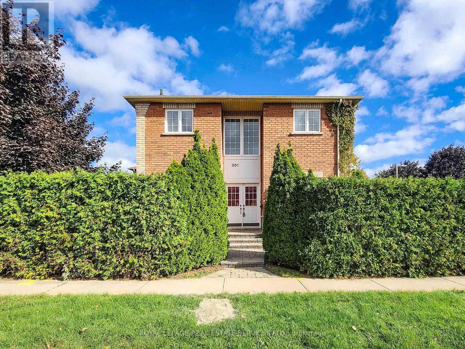 301 Mohawk Road, Oakville, Ontario  L6L 6P9 - Photo 1 - W12440386