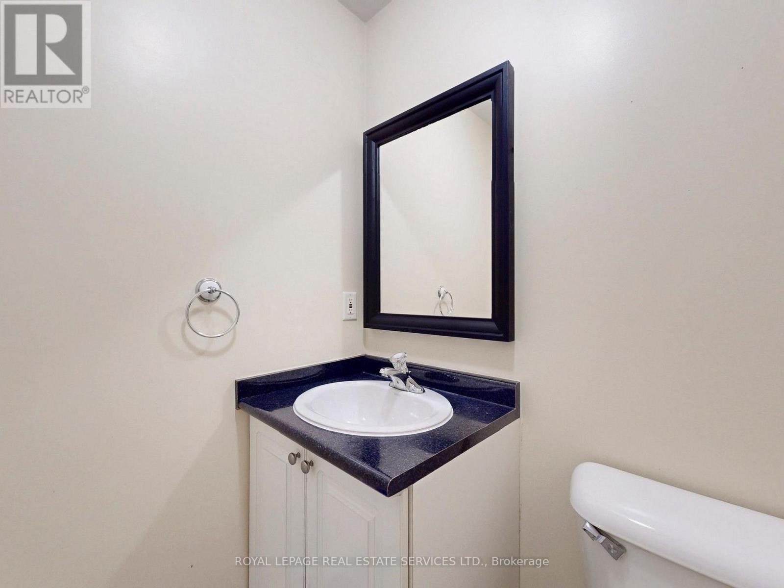301 Mohawk Road, Oakville, Ontario  L6L 6P9 - Photo 25 - W12440386