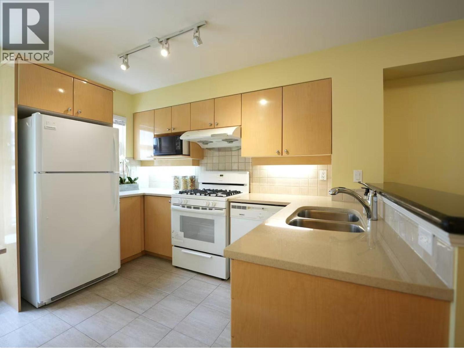 2 7100 Lynnwood Drive, Richmond, British Columbia  V7C 5S8 - Photo 8 - R3054381