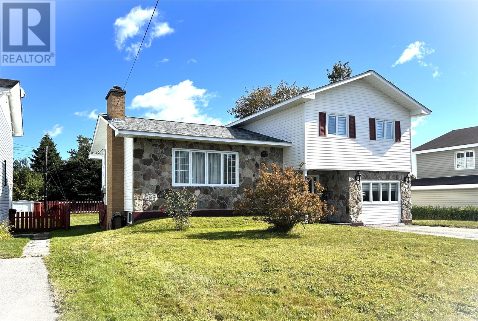 8 O'brien's Drive, Stephenville, Newfoundland & Labrador  A2N 2B1 - Photo 2 - 1290965