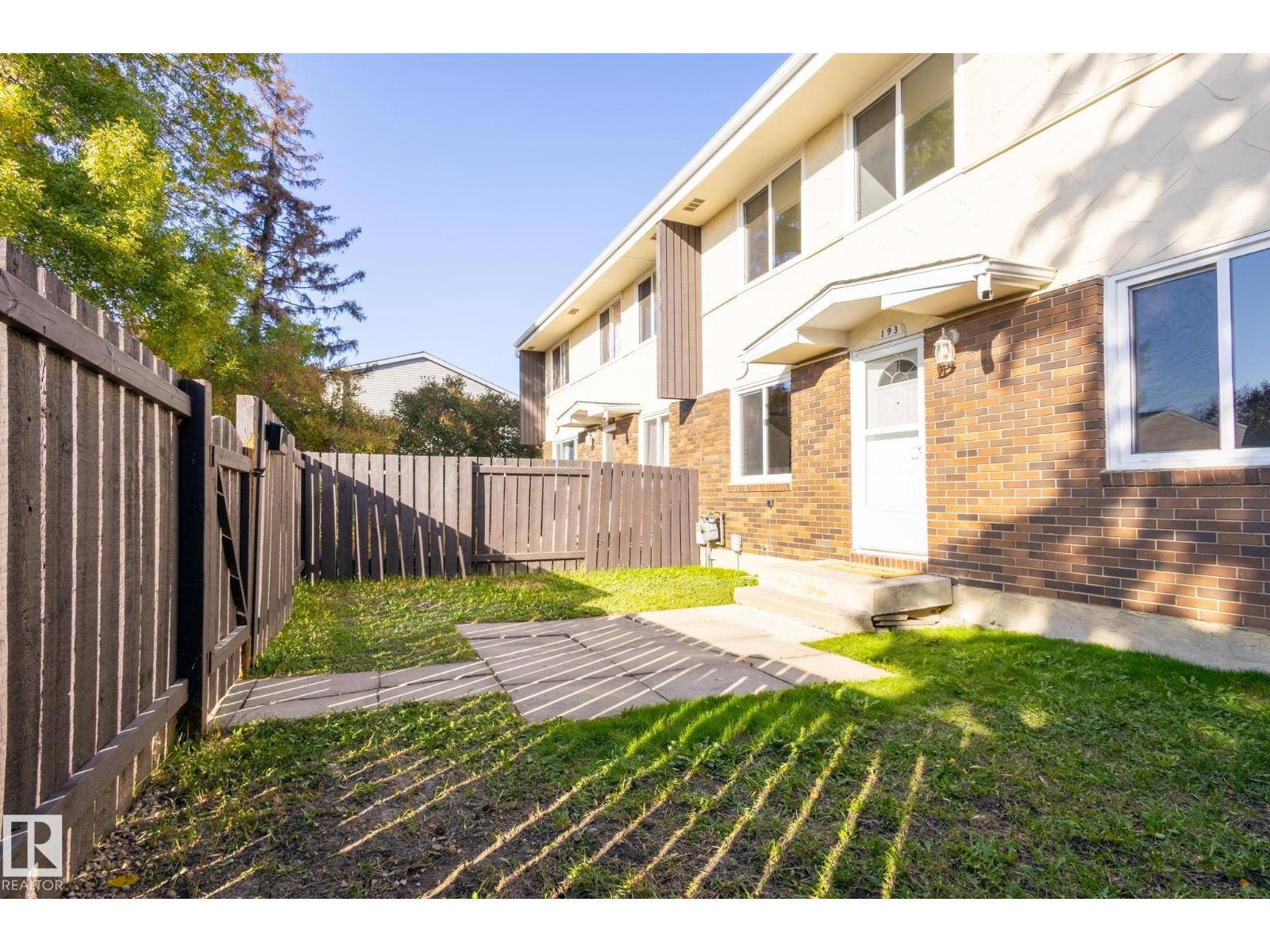 193 Roseland Vg Nw, Edmonton, Alberta  T5E 5R6 - Photo 5 - E4460427