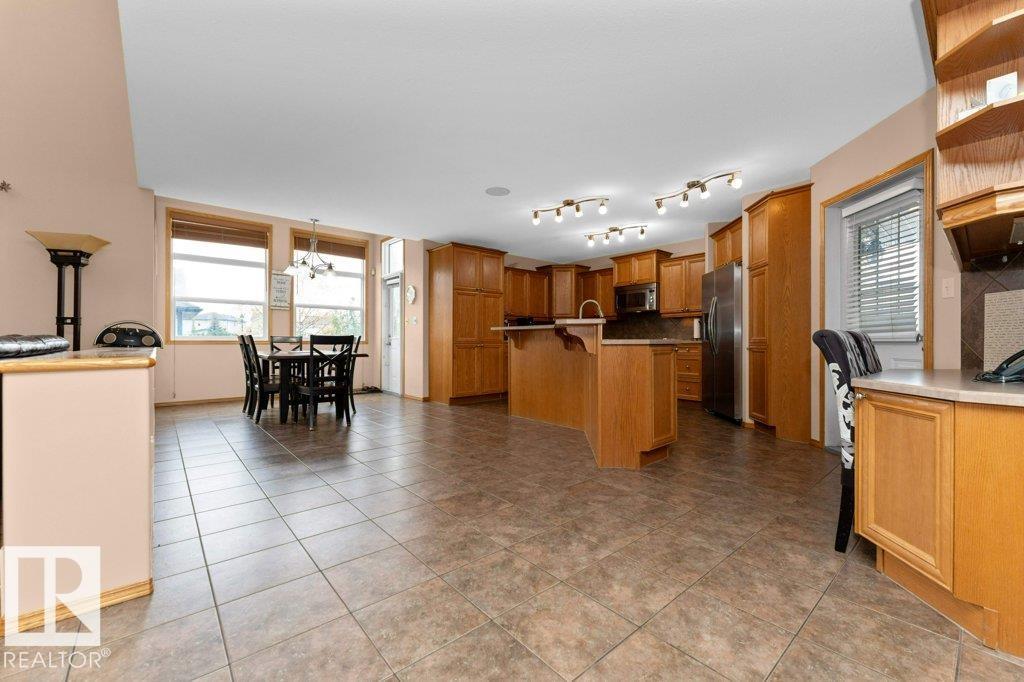 10816 178 Av Nw, Edmonton, Alberta  T5X 6H6 - Photo 11 - E4460428