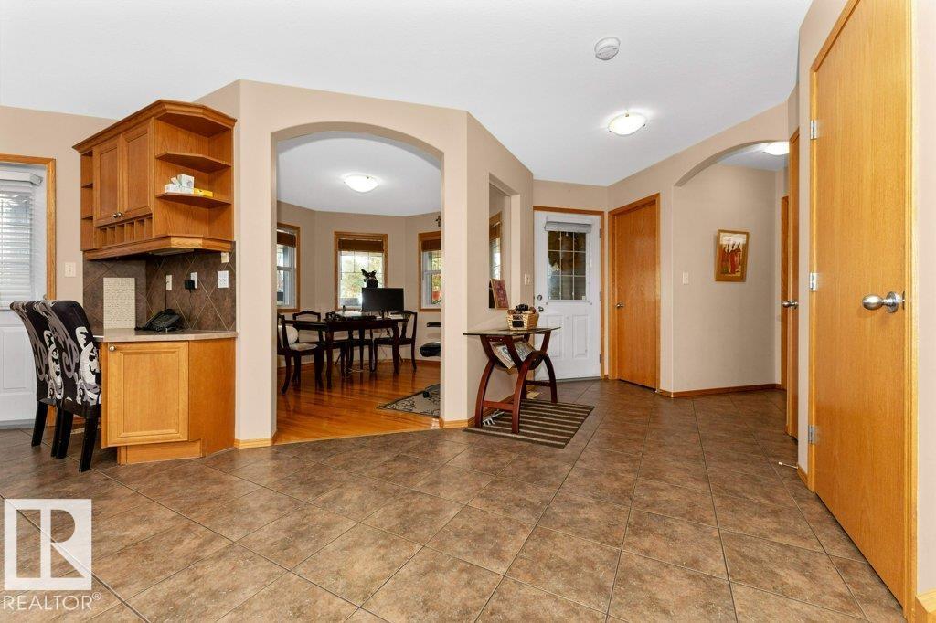 10816 178 Av Nw, Edmonton, Alberta  T5X 6H6 - Photo 5 - E4460428