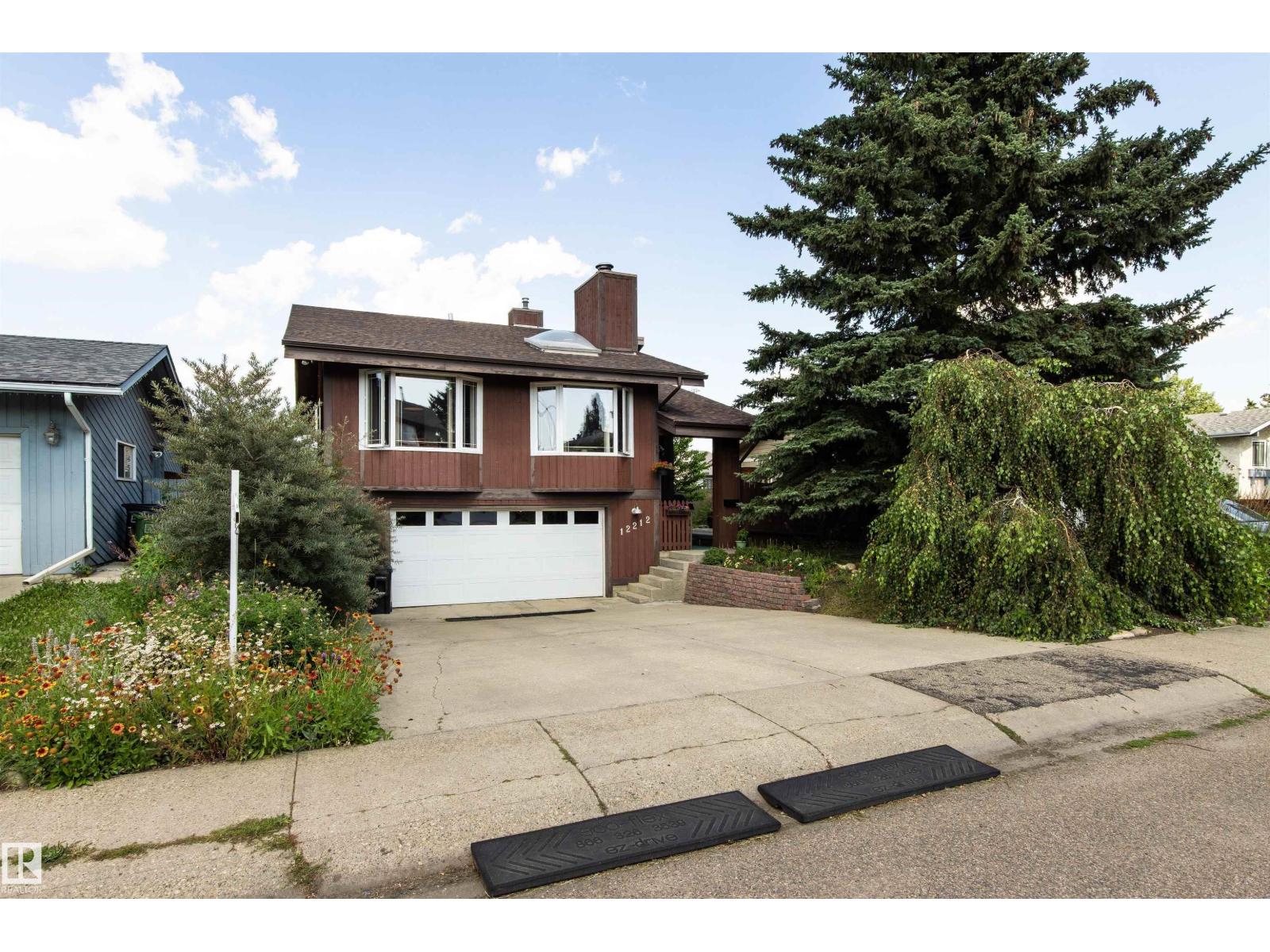 12212 151 Av Nw, Edmonton, Alberta  T5X 4A6 - Photo 2 - E4460431