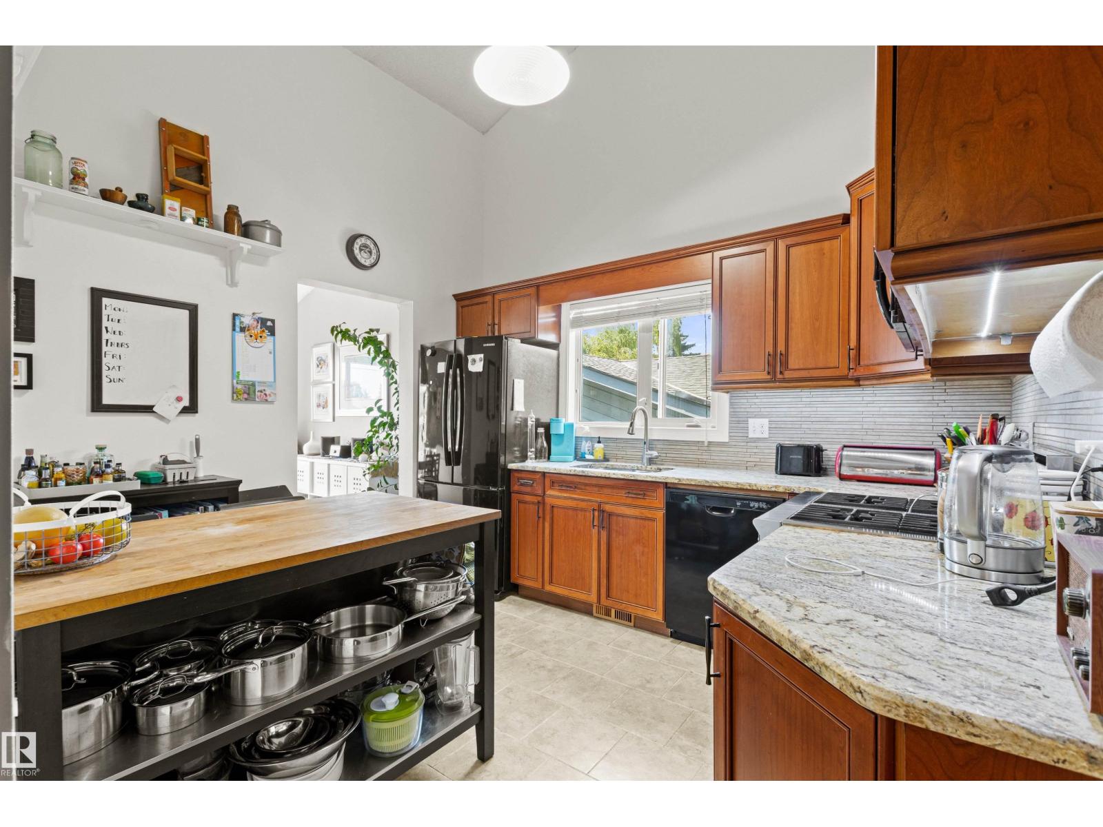 12212 151 Av Nw, Edmonton, Alberta  T5X 4A6 - Photo 22 - E4460431