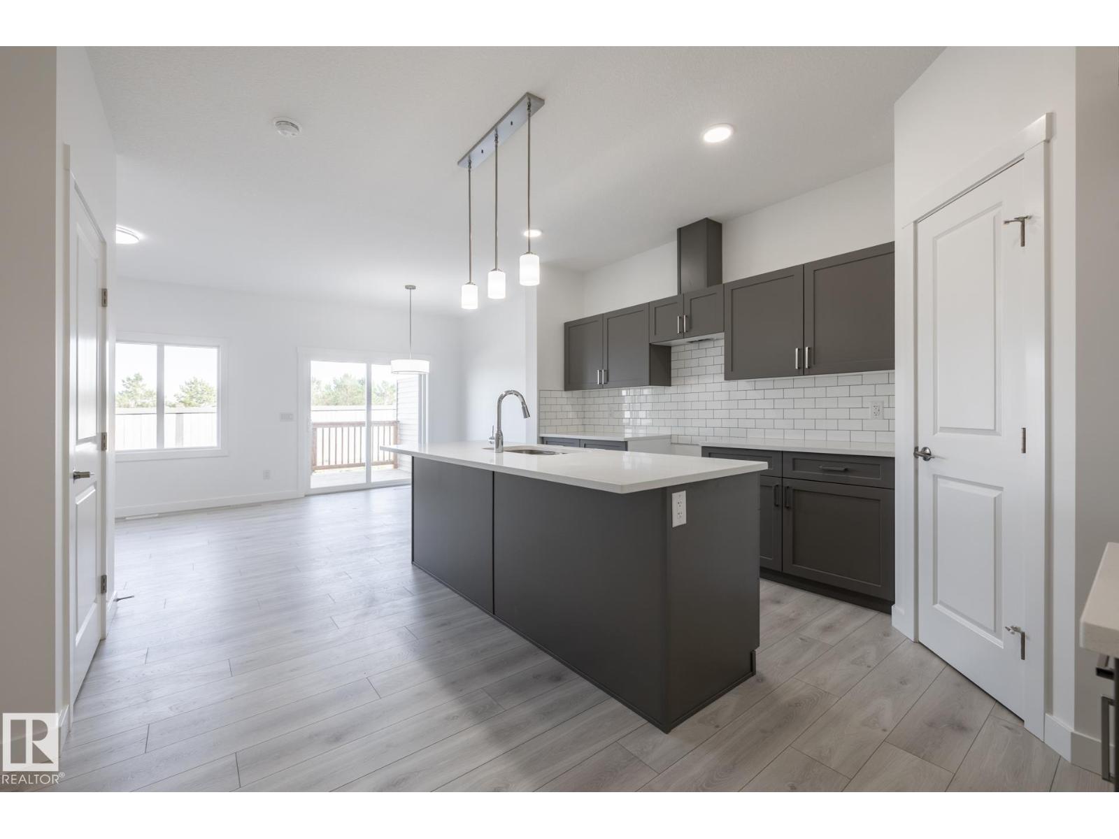 8641 97 Av, Morinville, Alberta  T8R 2S1 - Photo 6 - E4460432