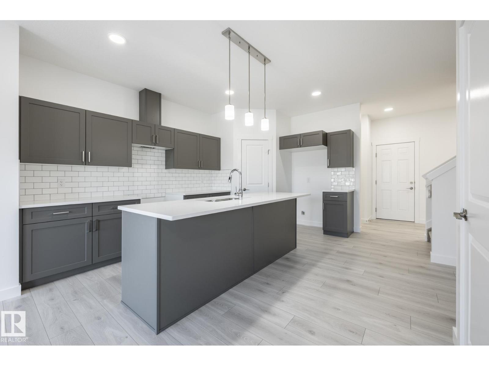 8641 97 Av, Morinville, Alberta  T8R 2S1 - Photo 9 - E4460432