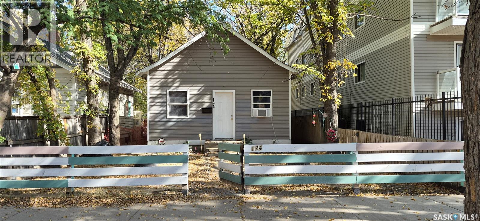 124 O Avenue S, Saskatoon, Saskatchewan  S7M 2R5 - Photo 1 - SK019906