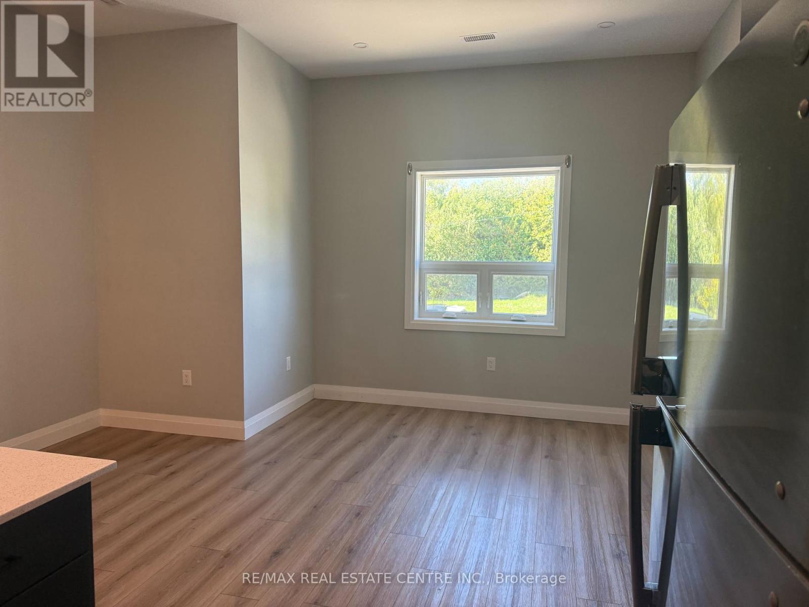 4 - 8 Main Street, East Luther Grand Valley, Ontario  L9W 5S6 - Photo 10 - X12440314