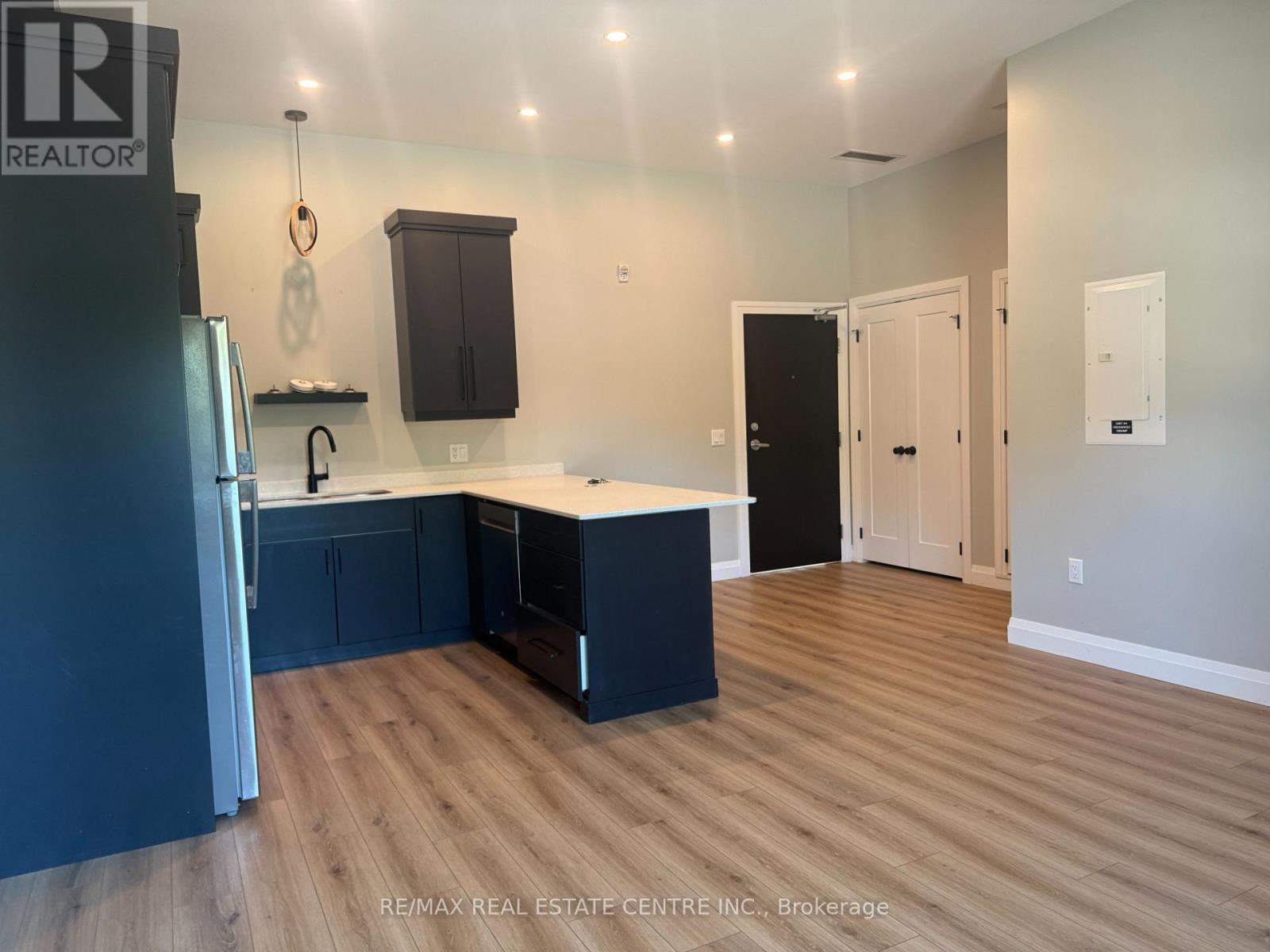 4 - 8 Main Street, East Luther Grand Valley, Ontario  L9W 5S6 - Photo 6 - X12440314