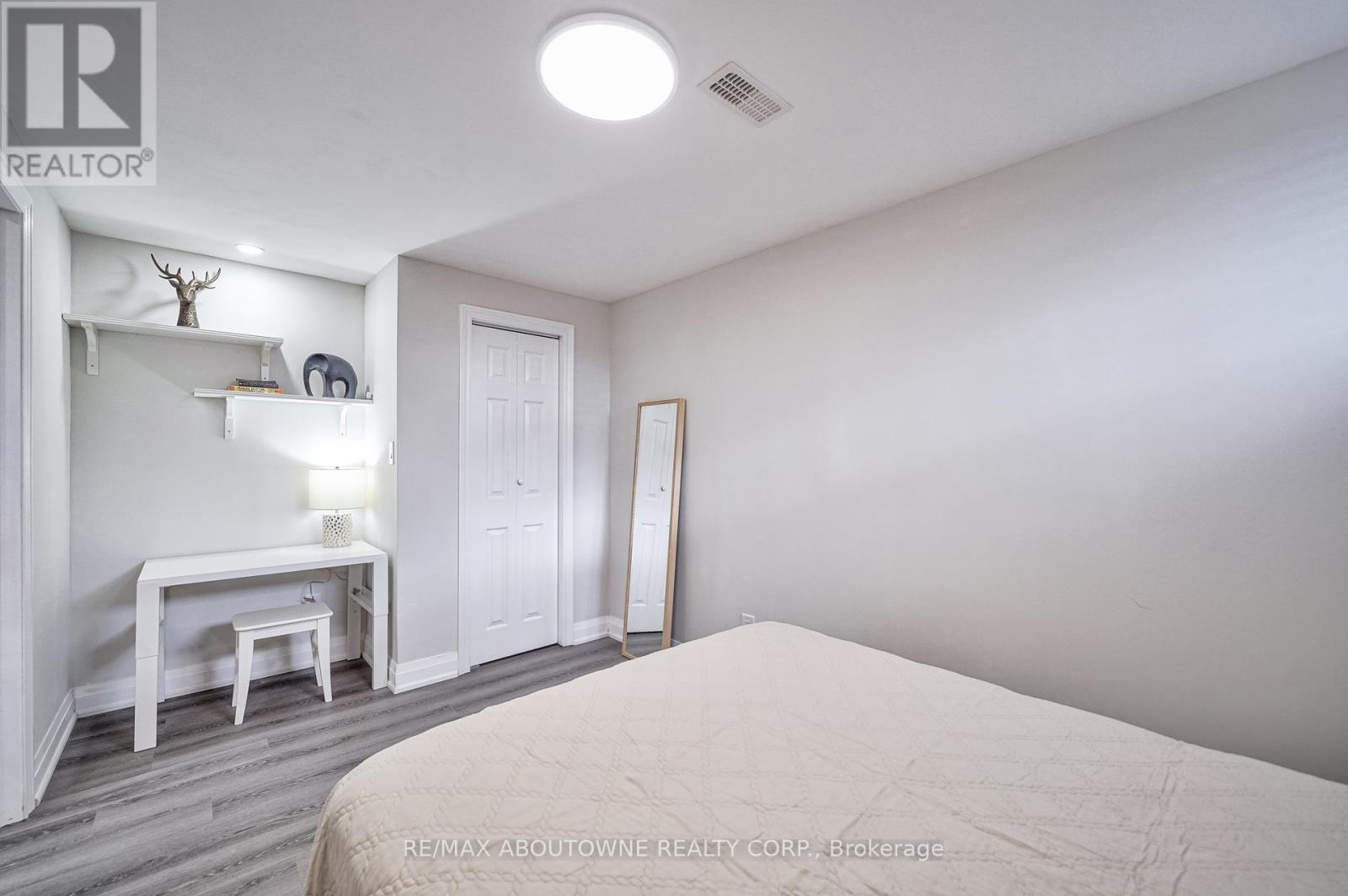 195 Greti Drive, Hamilton, Ontario  L9B 1P9 - Photo 45 - X12440322