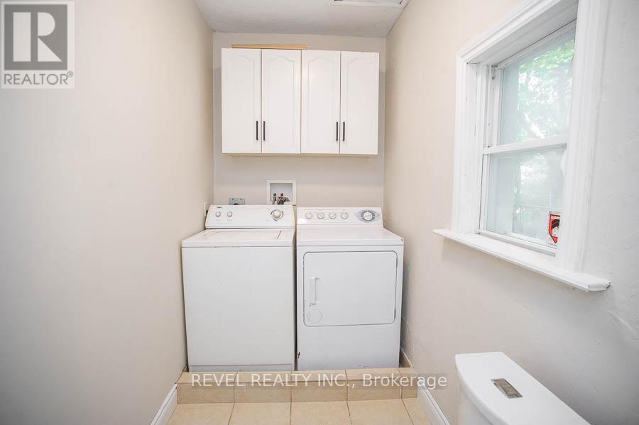 235 Darling Street, Brantford, Ontario  N3S 3X3 - Photo 11 - X12440388