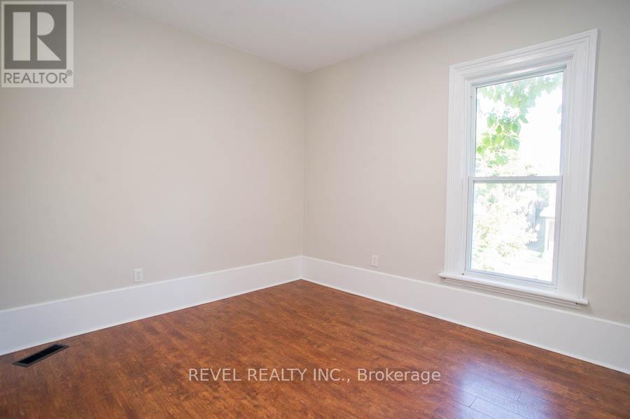 235 Darling Street, Brantford, Ontario  N3S 3X3 - Photo 18 - X12440388