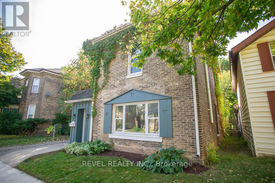 235 Darling Street, Brantford, Ontario  N3S 3X3 - Photo 2 - X12440388