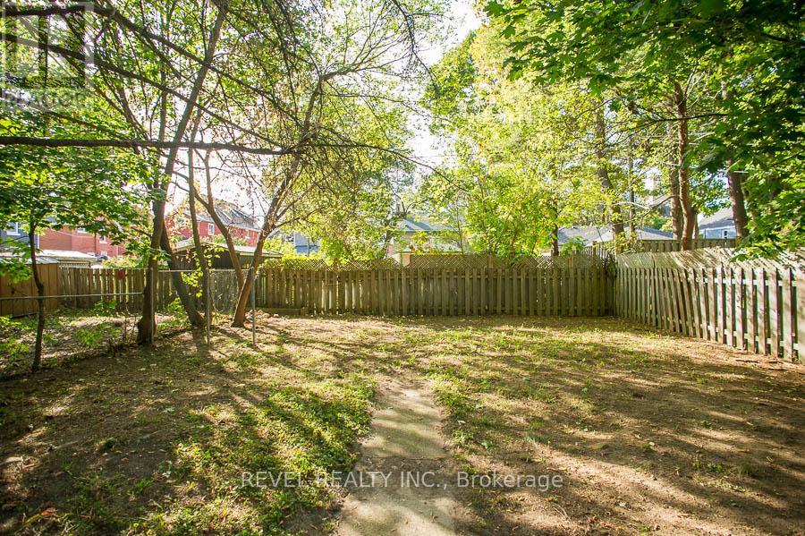235 Darling Street, Brantford, Ontario  N3S 3X3 - Photo 25 - X12440388