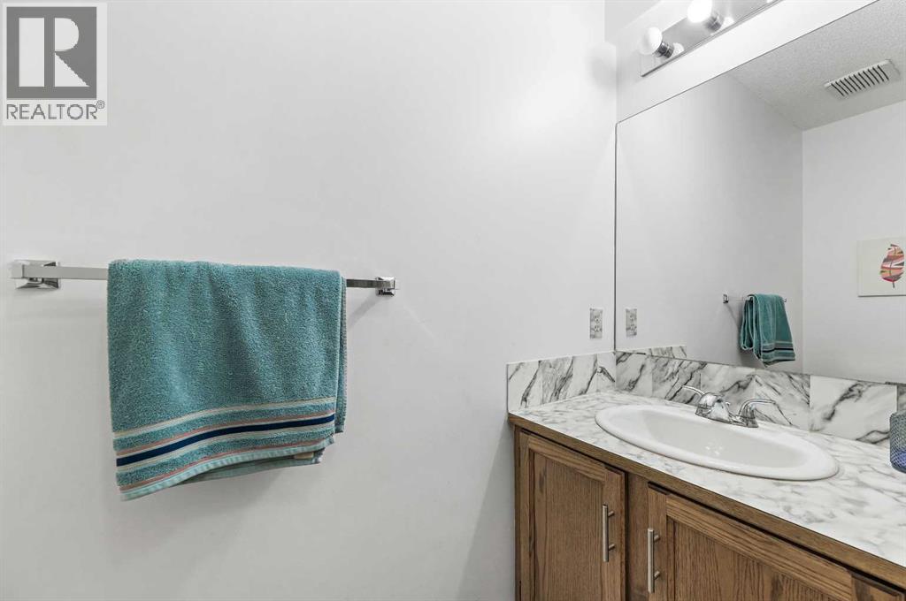 24 Laguna Close Ne, Calgary, Alberta  T1Y 6V1 - Photo 10 - A2261056