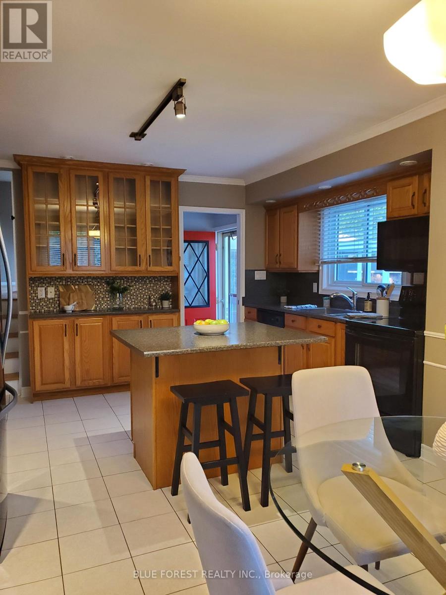 1039 Osgoode Drive, London South, Ontario  N6E 1E3 - Photo 2 - X12402409