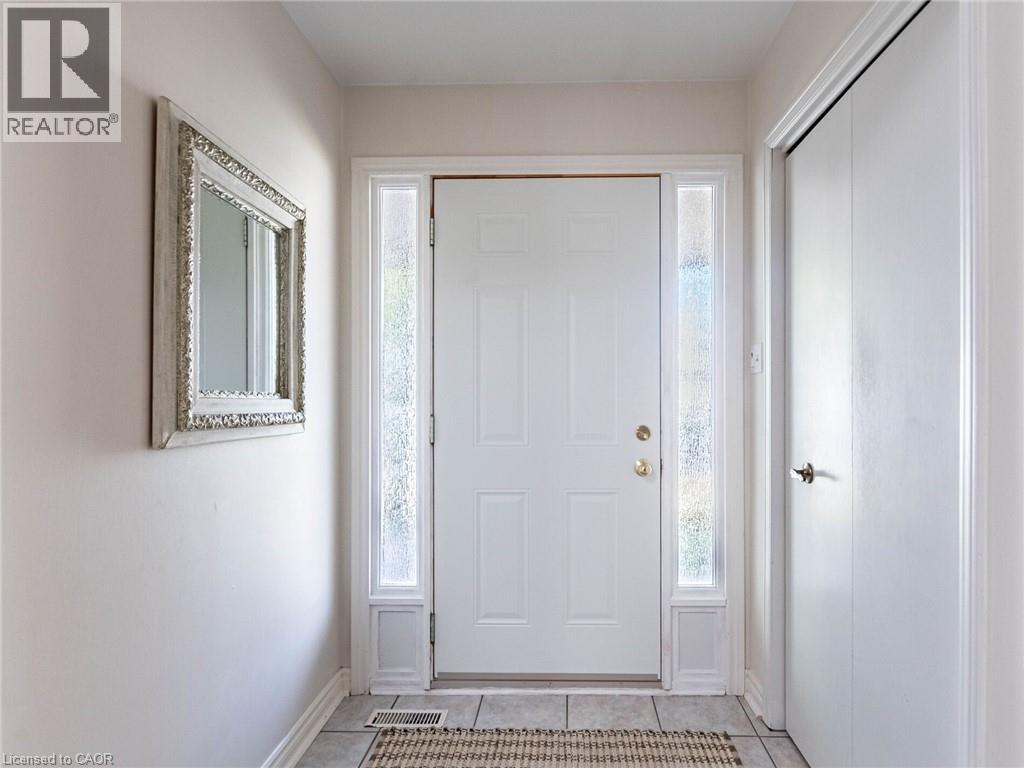 1404 Kimberley Drive, Oakville, Ontario  L6H 2W6 - Photo 6 - 40775813