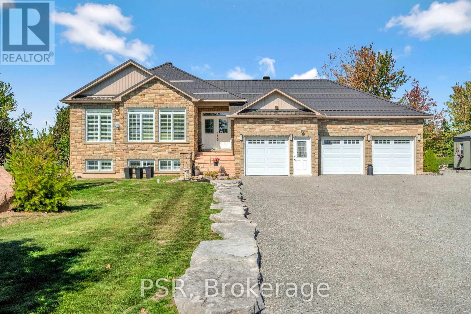 2884 Sunnydale Lane, Ramara, Ontario  L0K 1B0 - Photo 2 - S12440639