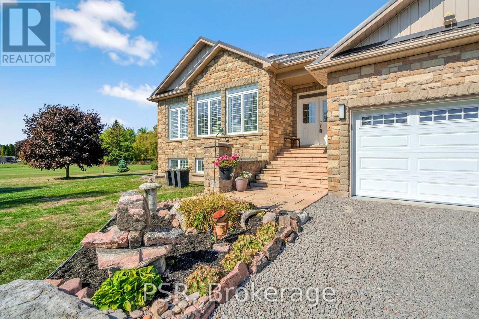 2884 Sunnydale Lane, Ramara, Ontario  L0K 1B0 - Photo 4 - S12440639