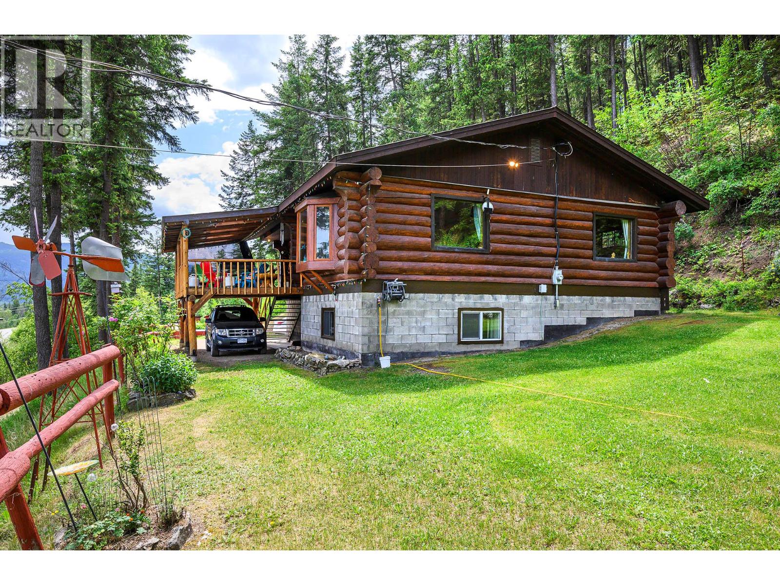 8489 YELLOWHEAD Highway, little fort, British Columbia