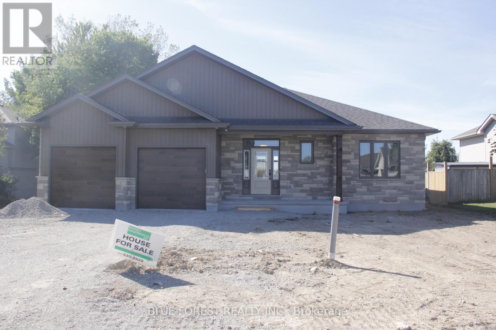 218 SNYDERS AVENUE, Central Elgin, Ontario