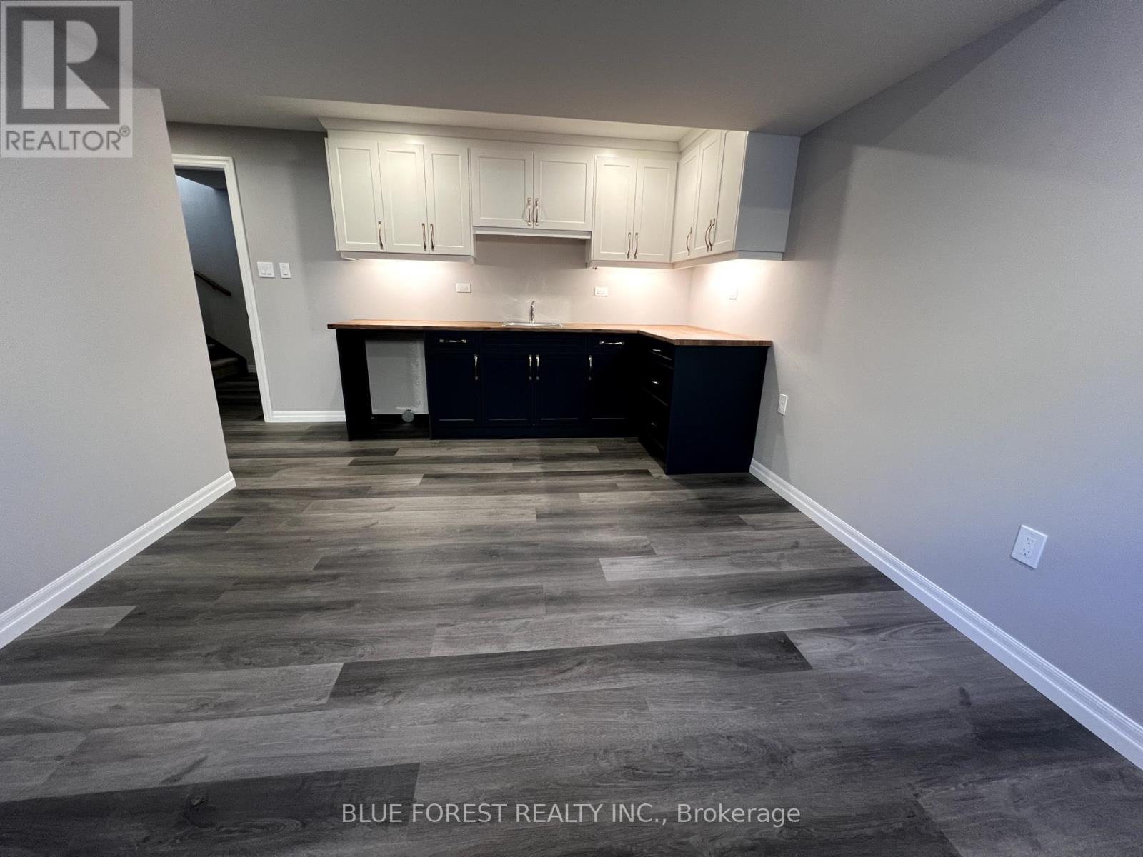 218 Snyders Avenue, Central Elgin, Ontario  N0L 1B0 - Photo 13 - X12440623