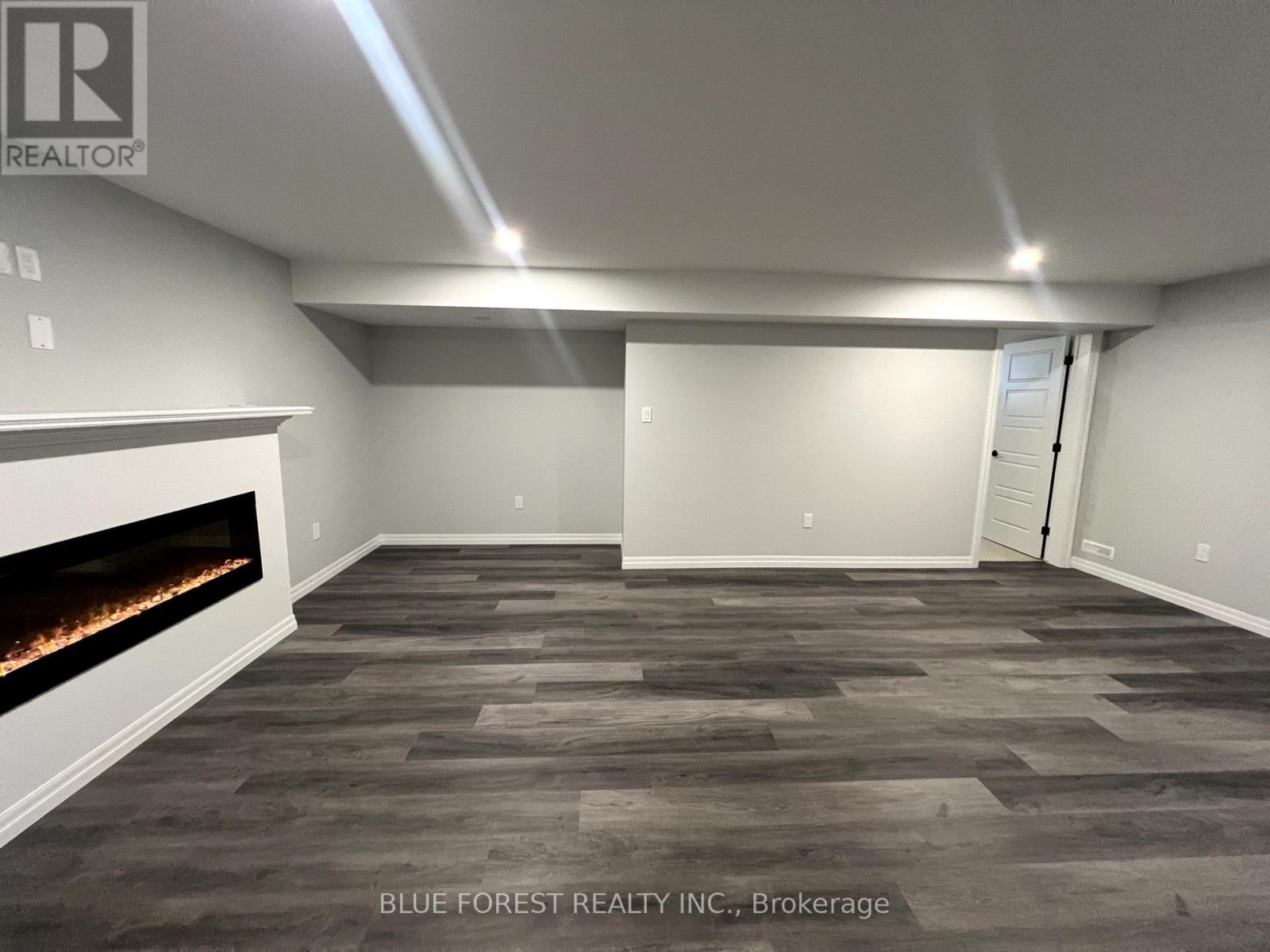 218 Snyders Avenue, Central Elgin, Ontario  N0L 1B0 - Photo 16 - X12440623