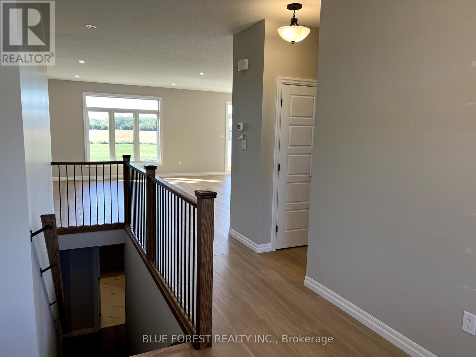 218 Snyders Avenue, Central Elgin, Ontario  N0L 1B0 - Photo 6 - X12440623