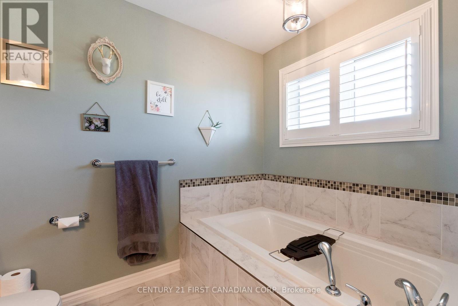 6 Noble Lane, St. Thomas, Ontario  N5R 0C4 - Photo 27 - X12440632