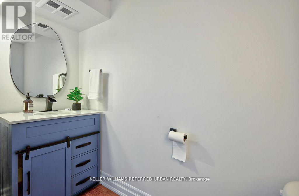 209 - 160 Baldwin Street, Toronto, Ontario  M5T 3K7 - Photo 7 - C12440417
