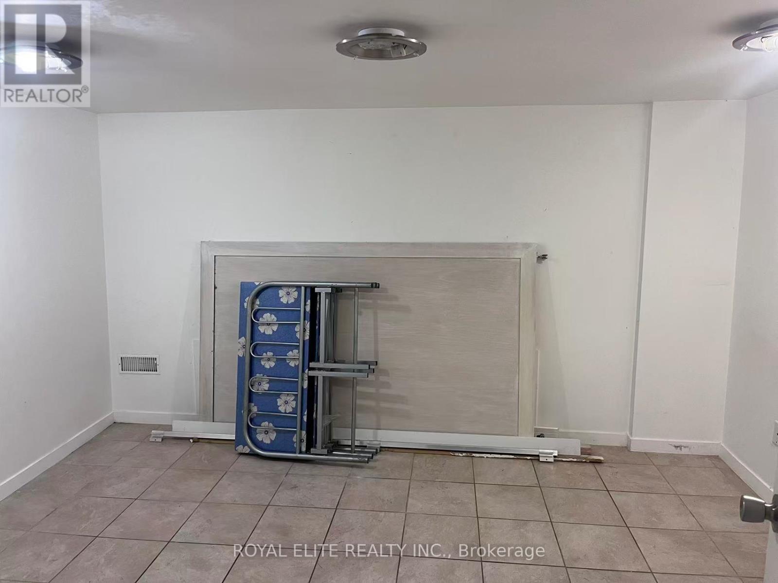 89 Finch Avenue E, Toronto, Ontario  M2N 4R4 - Photo 13 - C12440418